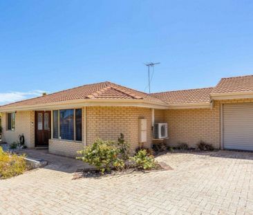 Coastal Living at Its Best � Ocean Views, Two Living Areas & Prime ... - Photo 1