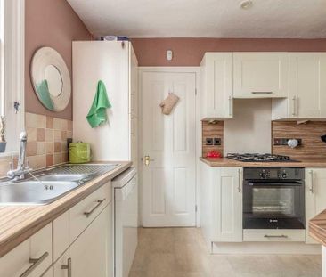 2 bedroom maisonette to rent - Photo 3