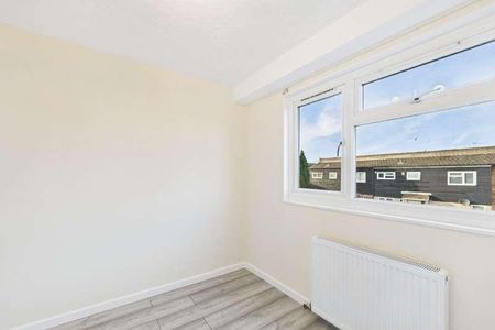 St. Martins Way, Thetford, IP24 - Photo 3