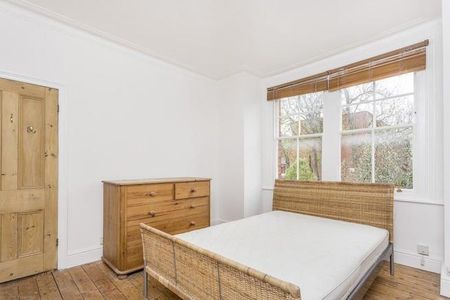 3 bedroom flat to rent - Photo 4