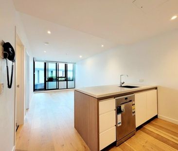 1Bed 1Bath + 1Study + 1Car Penthouse with Stunning City Story Bridg... - Photo 5