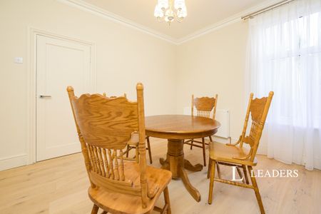 3 bedroom house to rent Pains Road, PO5 - Photo 3