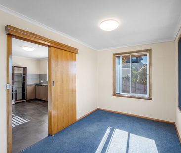 Delightful Three Bedroom - Photo 1