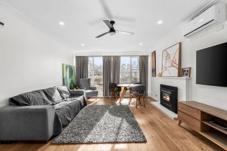 Style, Comfort & Convenience! - Photo 3