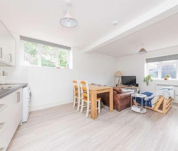 Broad Street Walk, Wokingham, RG40 - Photo 2