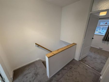 3 bedroom semi-detached house to rent - Photo 4