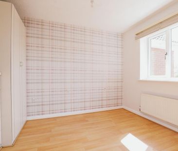 3 bedroom semi-detached house to rent - Photo 6