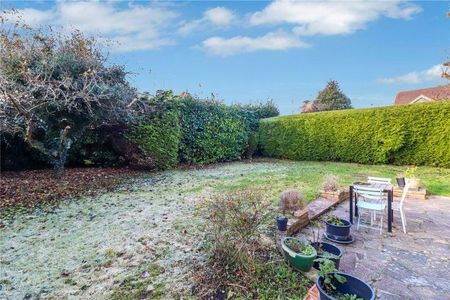 3 bedroom detached house to rent - Photo 4