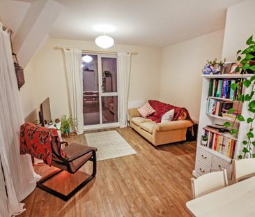 One-Bedroom Apartment - Photo 2