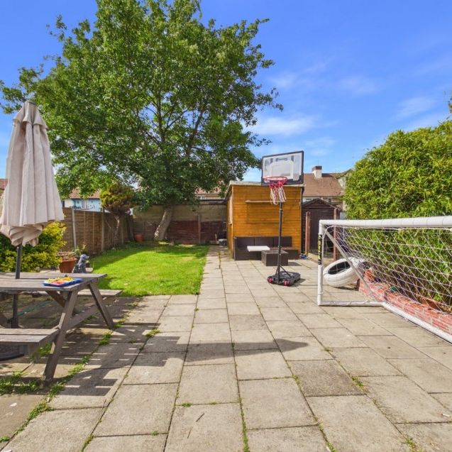 Viola Avenue, Staines-upon-Thames, Surrey,TW19 - Photo 1