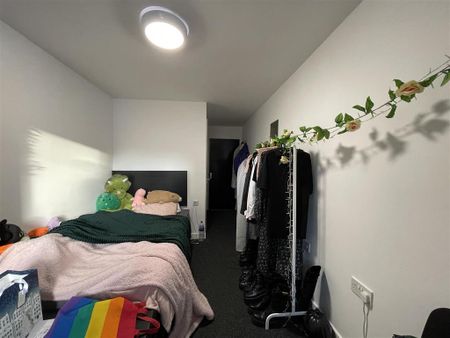 3 bedroom apartment to rent - Photo 2