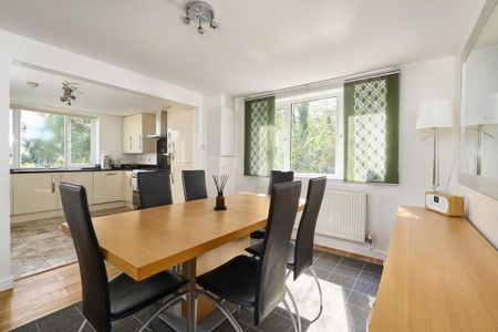 4 bedroom detached house to rent - Photo 5