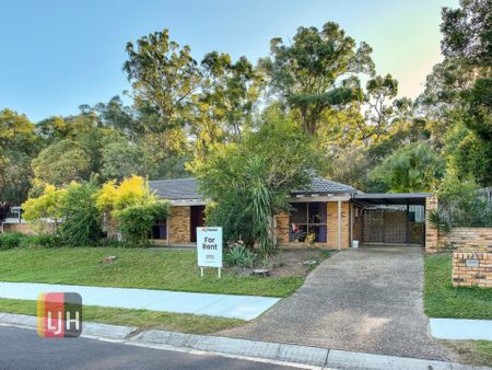 LARGE THREE LOWSET 3 BEDROOM HOME IN WHISPER QUIET PARKLAND LOCATION! - Photo 3