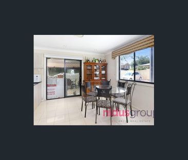 Spacious 4-Bedroom Family Home with Modern Interiors in Prime Plump... - Photo 3