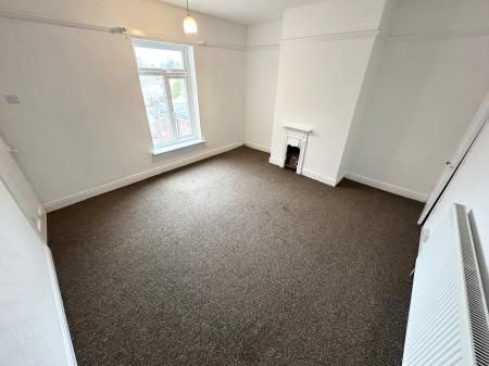 Belvedere Road, Staffordshire, Burton upon Trent, DE13 - Photo 2