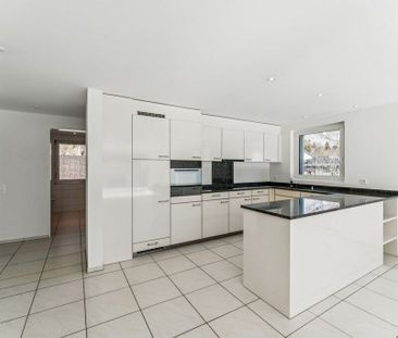 Luminous apartment in quiet location - Photo 3