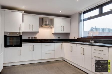 24 Ballywalter Gardens, Bangor, BT19 1QD - Photo 2