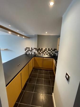 2 bedroom Flat To Let - Photo 2