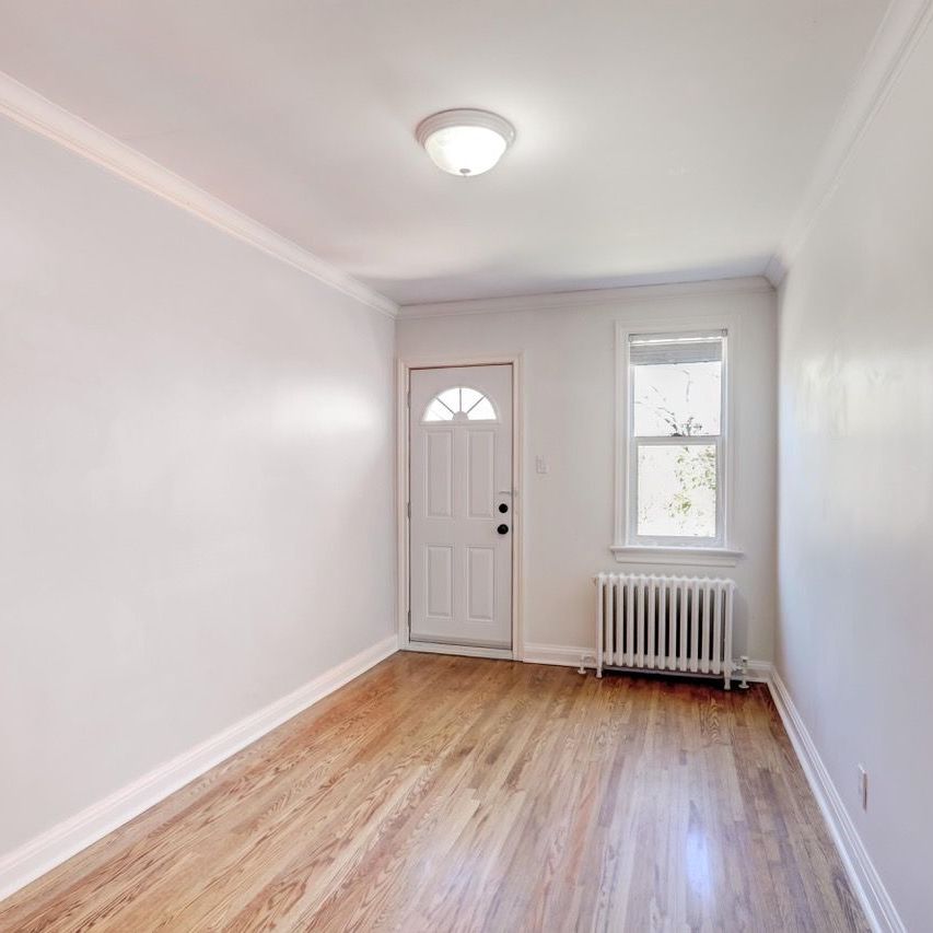 For Lease - 345 Walmer Road Unit# 4, Toronto, Ontario - Photo 1