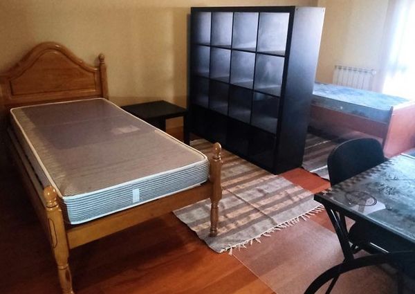 Quartos para meninas estudantes Porto frente HSJoao