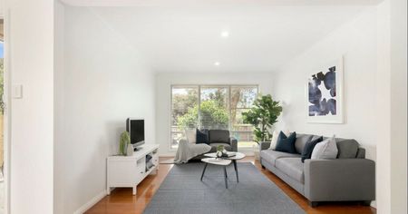 Neat & Tidy 3 Bedroom Home! - Photo 3