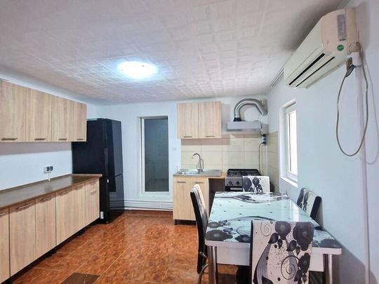 13 Septembrie, str. Recrutului 2 camere, 50 mp, intrare separata - 340 EUR - Fotografie 1