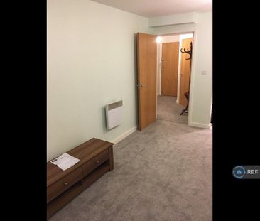 1 bedroom flat to rent - Photo 2
