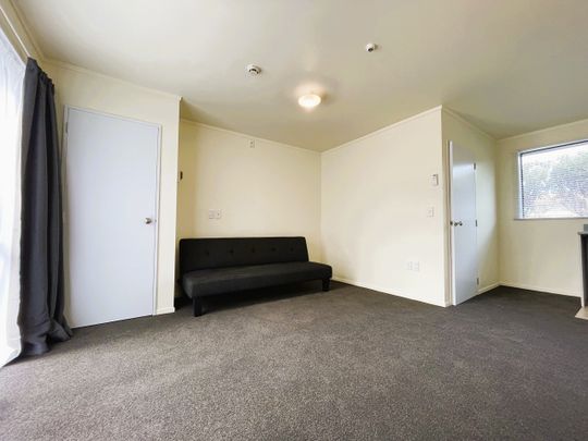Spacious Executive Studio - Photo 1