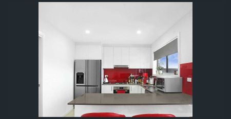 Located in a great location close to shops, schools and public transport. - Photo 2