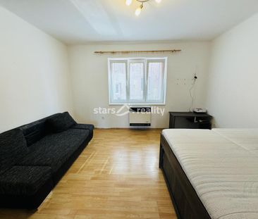 Pronájem bytu 1+1 33 m² - Fotografie 1