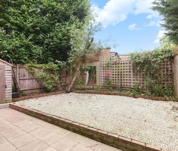 Beeton Close, Pinner - Photo 2