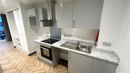 Studio to rent - Photo 3