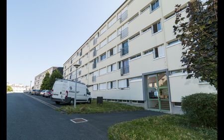 Location Appartement 3 pièces 63 m² Le Blanc - Photo 4