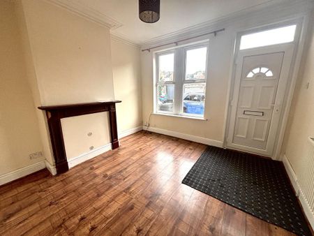 2 bedroom terraced house to rent - Photo 3