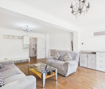 Horton Road, Staines-upon-Thames, Surrey,TW19 - Photo 1