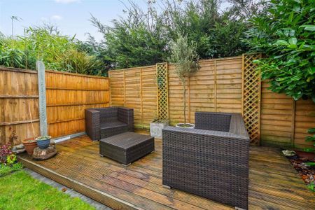 3 bedroom terraced house to rent - Photo 2