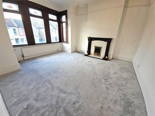 3 bedroom apartment to rent - Photo 1