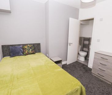 4 bedroom terraced house to rent - Photo 6