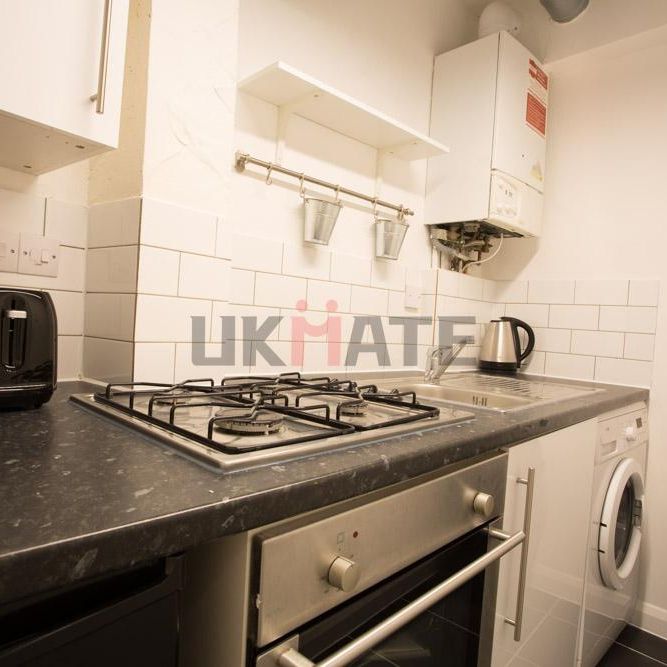 Newington Butts B 1 2 - Photo 1