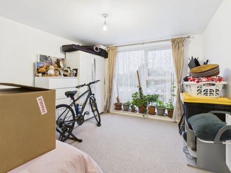 Peel Close, Tatling End, Gerrards Cross,SL9 - Photo 4