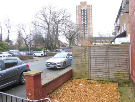 4 bedroom terraced house to rent - Photo 5