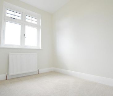 3 bedroom detached house to rent - Photo 4