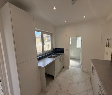 5 Bed Terraced House, Bulwer Road, N18 - Photo 2