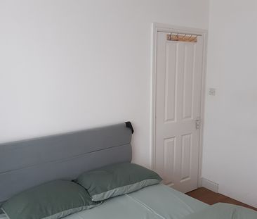 Room in a Shared House, Sherwood Road, HA2 - Photo 2