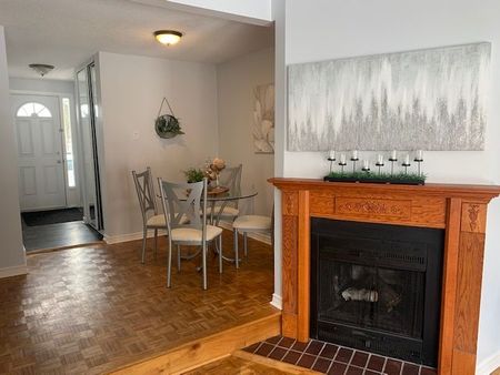 For Lease - 14 LARKSHIRE Lane Unit# E, Barrhaven, Ontario - Photo 2