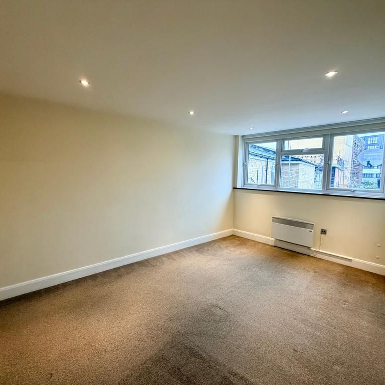 Studio to rent - Photo 1