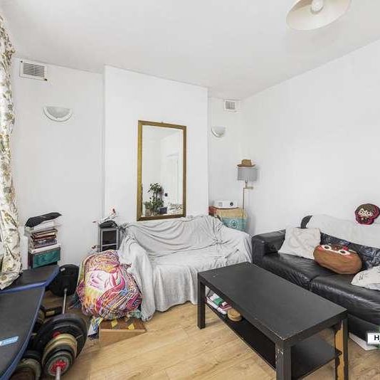 Leonard Road, E7 - Photo 1