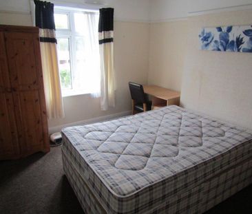 4 bedroom end of terrace house to rent - Photo 3