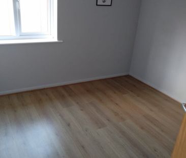 Room in a Shared Flat, Brook Court, NG7 - Photo 1