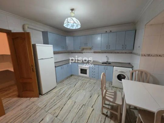 Piso en alquiler en Centro - Photo 1